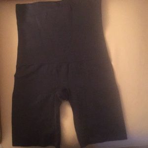 Maidenform Seamless high waist thigh slimmer.